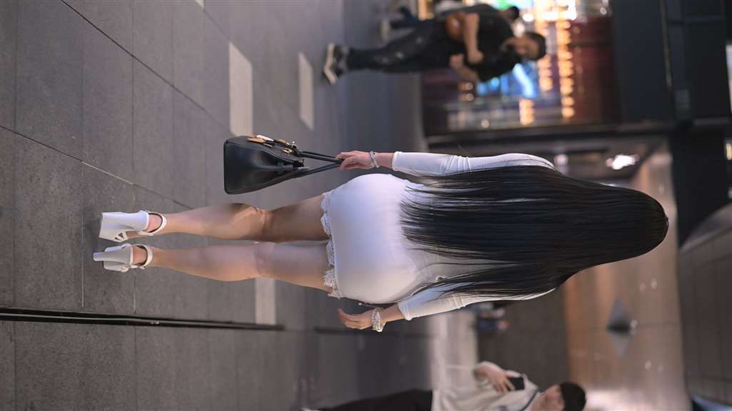图片[2]-低胸美女高清视频纯享版-街拍流行馆