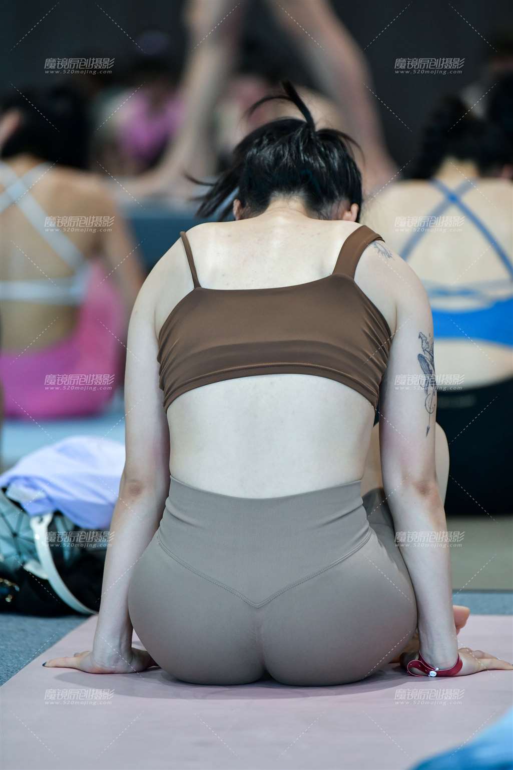 图片[4]-腼腆舒展优美瑜伽美女-街拍流行馆