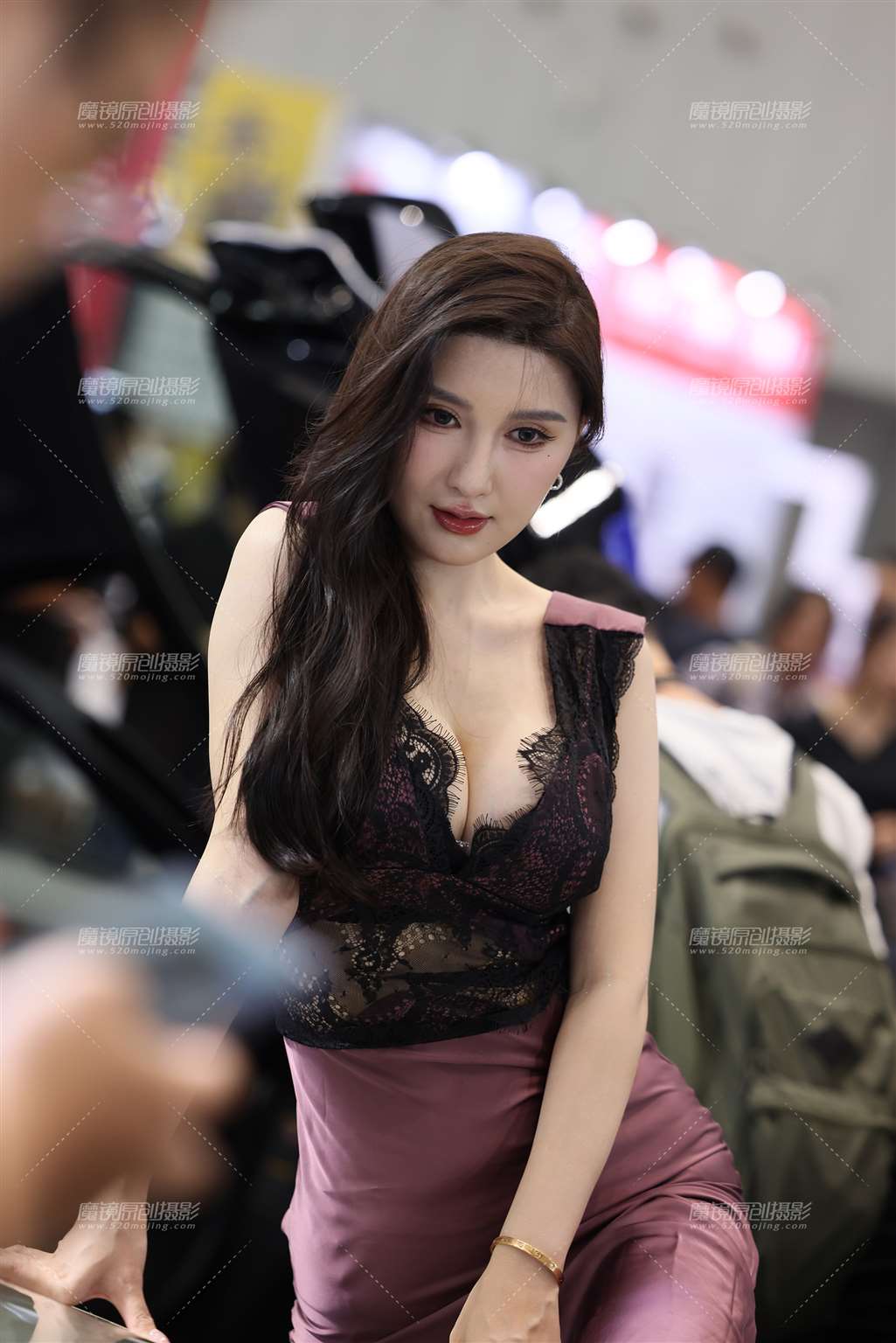 图片[4]-美胸车模-街拍流行馆