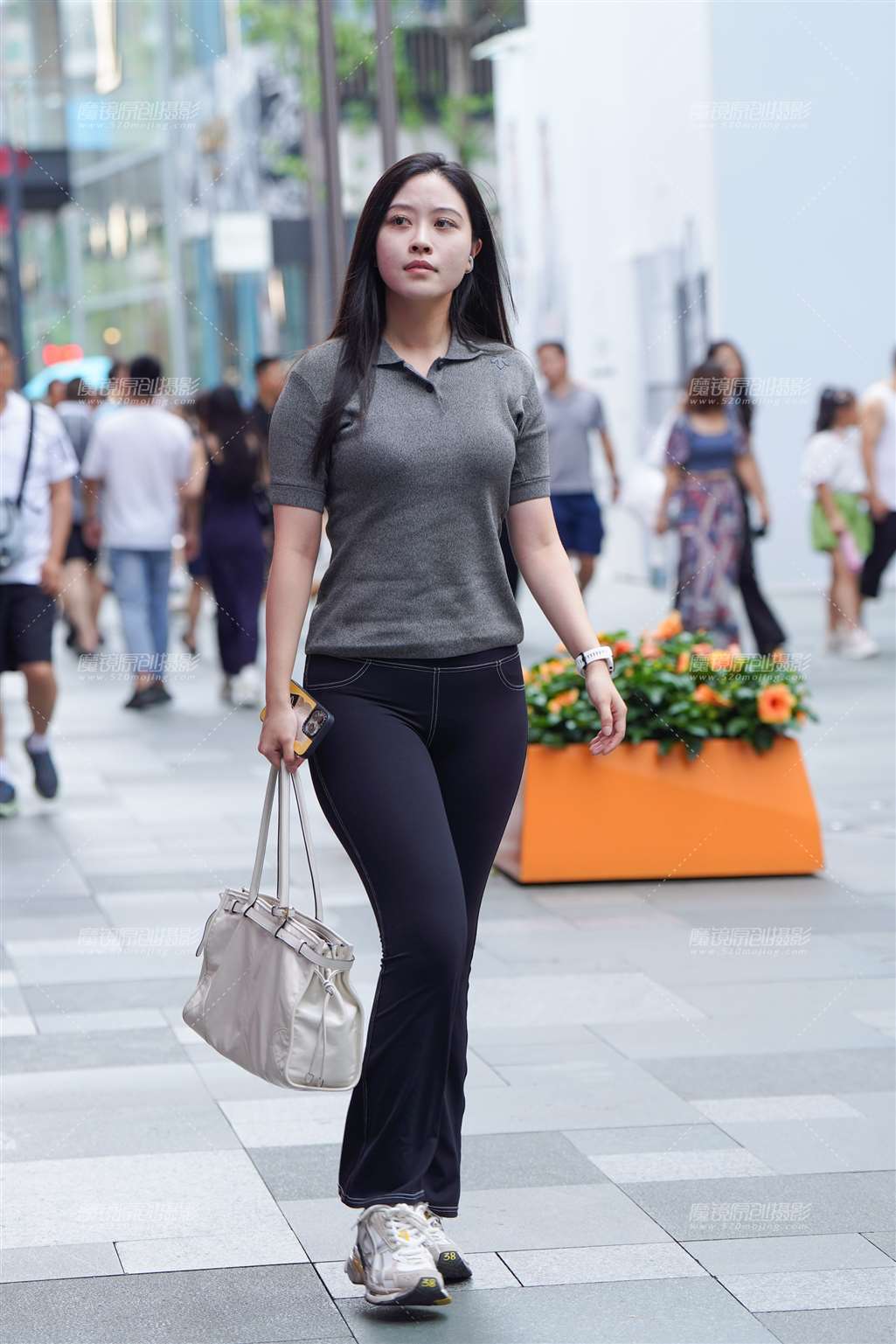 图片[1]-简约舒适-街拍流行馆