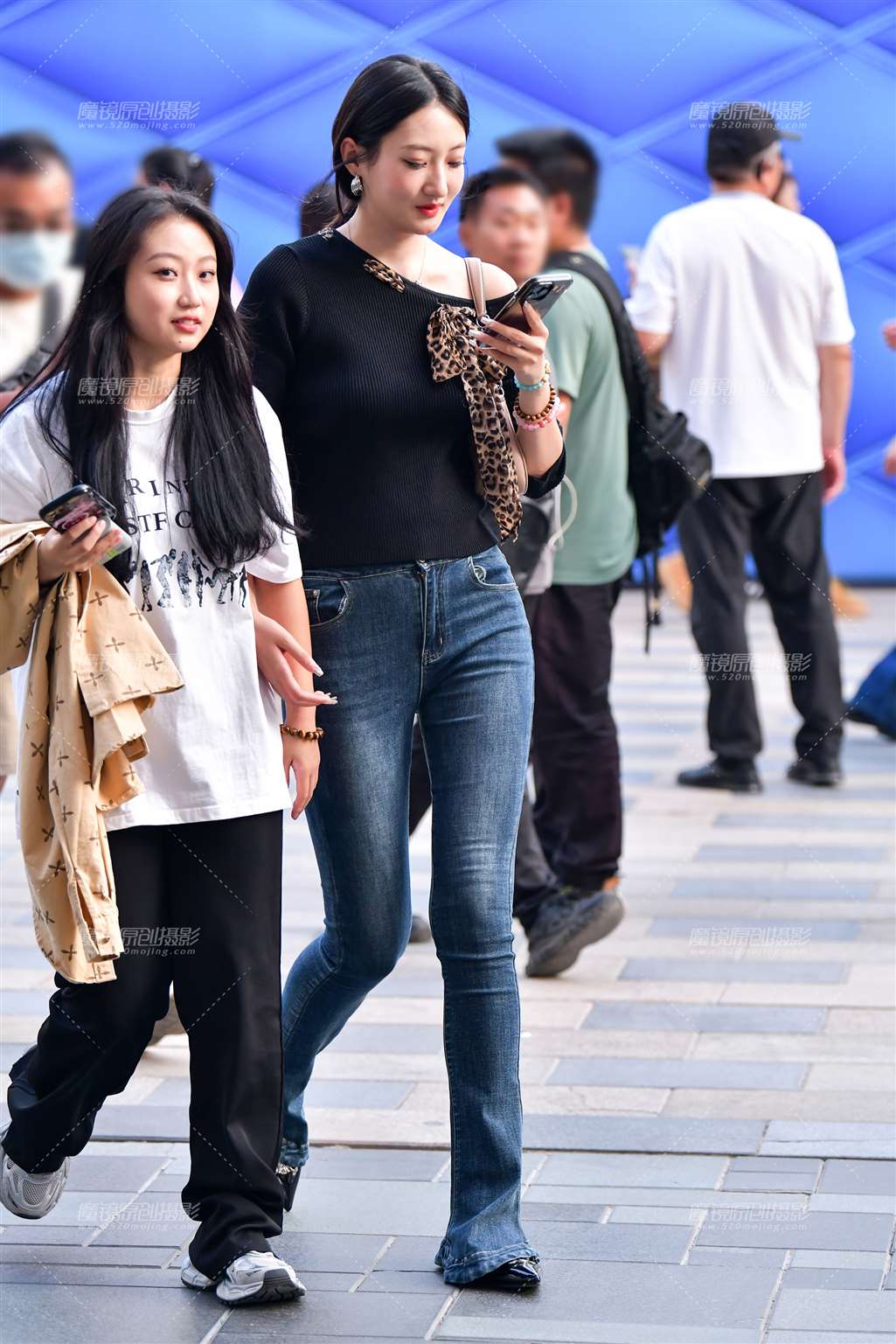 图片[4]-长腿苗条牛仔裤美女-街拍流行馆
