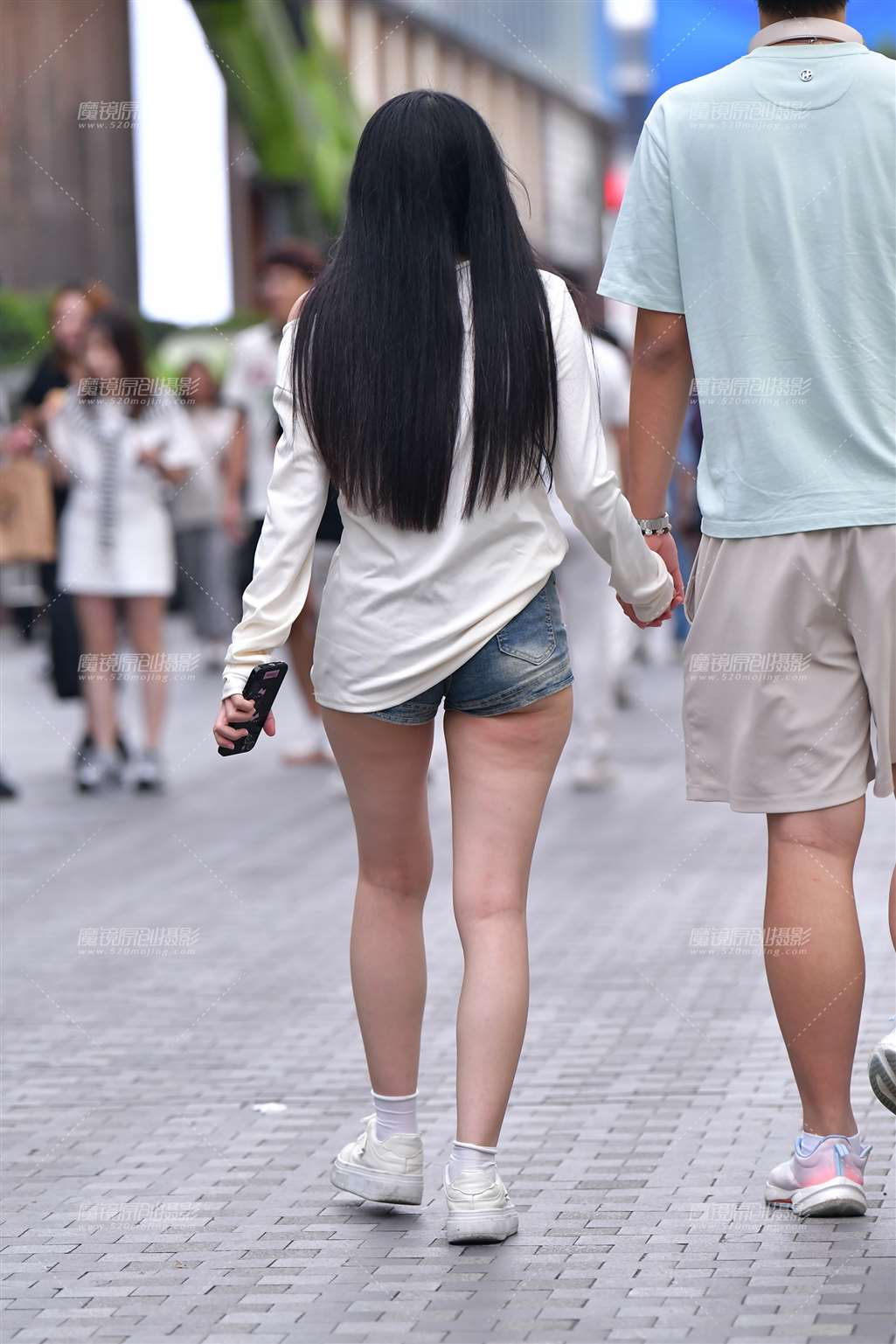 图片[2]-超短牛仔热裤美女-街拍流行馆