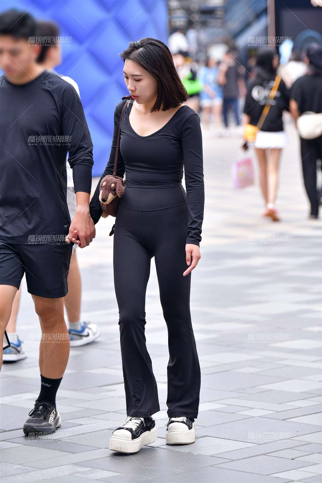 图片[5]-紧身衣紧身裤美女-街拍流行馆