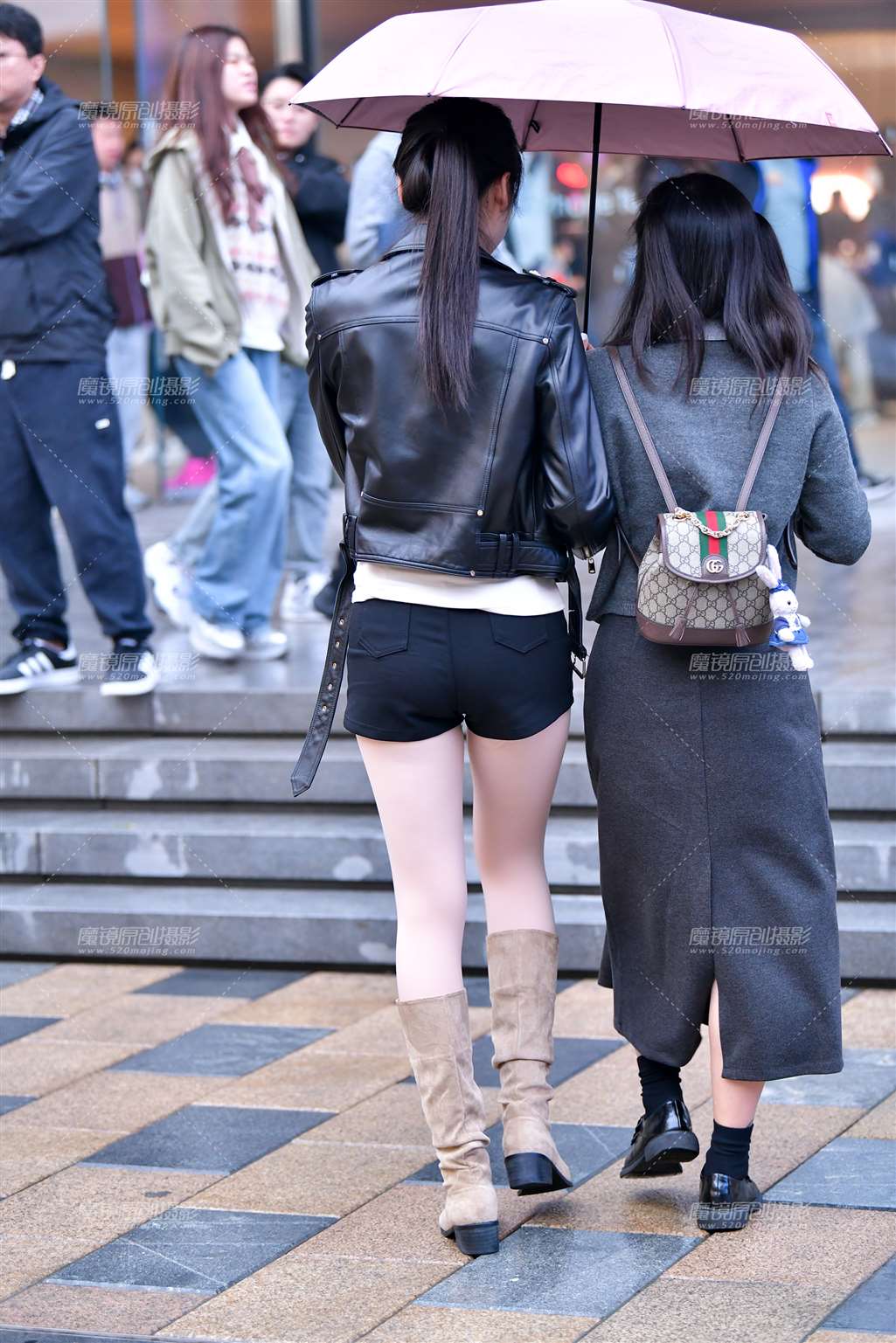 图片[2]-高挑肉丝长靴美女-街拍流行馆